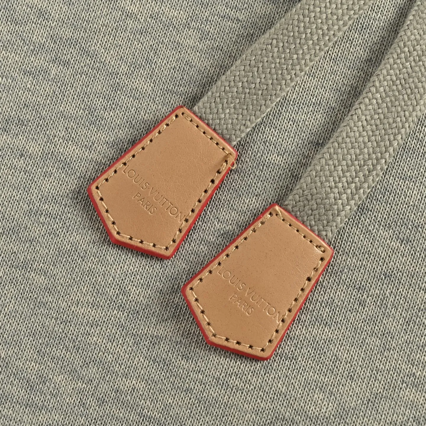 Louis Vuitton/Louis Vuitton round logo zipper hooded jacket